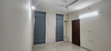 Room in 2 BHK Apartment at Vajram Newtown, Thanisandra Main Road – for Rent
