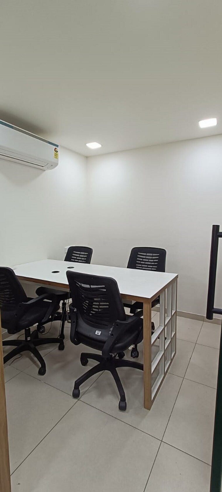 Team Area, shyamal Commercial Office Space 800 Sq.Ft. In Shyamal Ahmedabad 9174304
