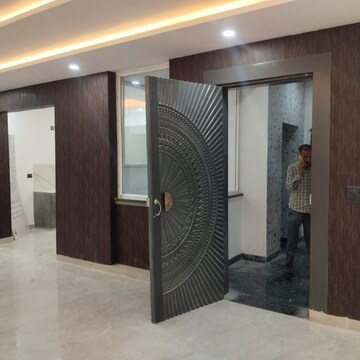 Room in 4 BHK Builder Floor at Sector 85 – for Sale