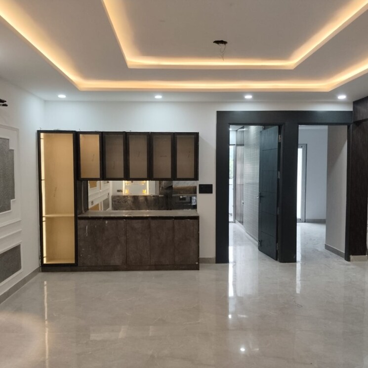 Room, sector 85 4 Bedroom 350 Sq.Yd. Builder Floor In Sector 85 Faridabad 9174343