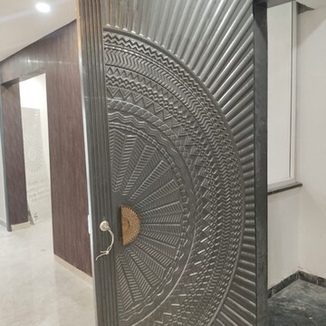 Room in 4 BHK Builder Floor at Sector 85 – for Sale