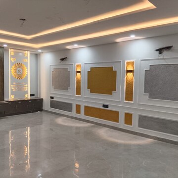 Living Room in 4 BHK Builder Floor at Sector 85 – for Sale