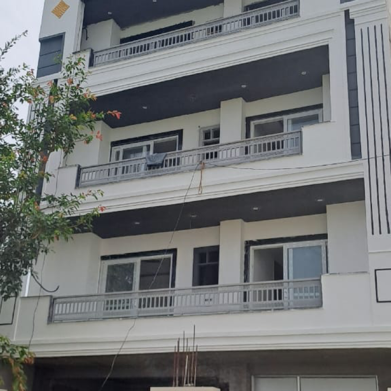 4 BHK + Pooja Room,Servant Room Builder Floor For Sale in Sector 85