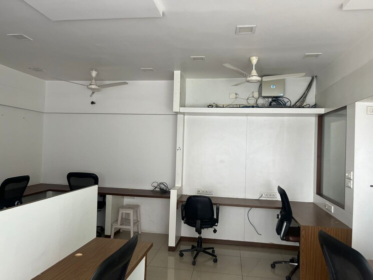 Team Area, goyal-palladium Commercial Office Space 1314 Sq.Ft. In Makarba Ahmedabad 9174460