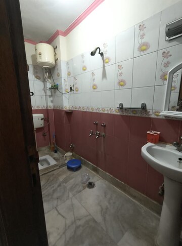 Bathroom in 2.5 BHK Builder Floor at Govindpuri – for Rent