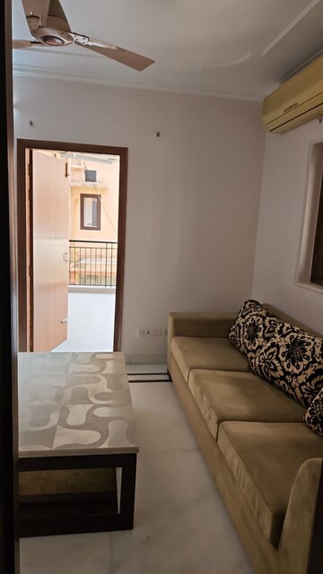 Bedroom in 4 BHK Apartment at Sarita Vihar Pocket-J RWA, Sarita Vihar – for Sale