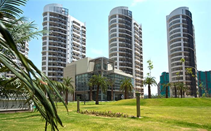 3 BHK + Servant Room,Study Room Apartment For Sale in Emaar The Palm Drive-Palm Studios