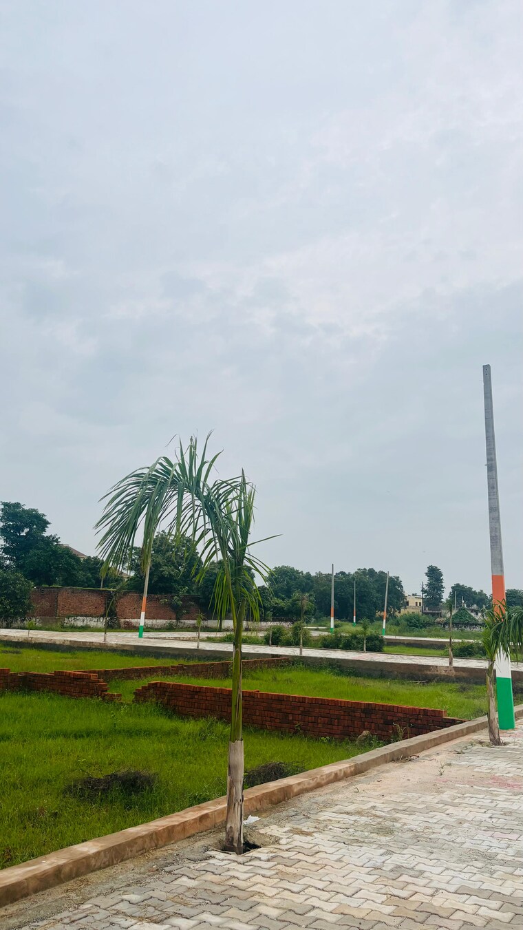 Garden, jewar  124 Sq.Yd. Plot In Jewar Greater Noida 9174560