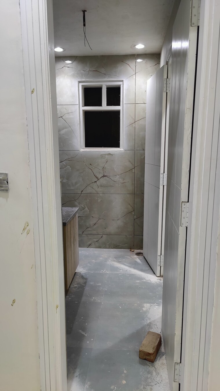 Bathroom, green fields colony 4 Bedroom 4850 Sq.Ft. Builder Floor In Green Fields Colony Faridabad 9174575