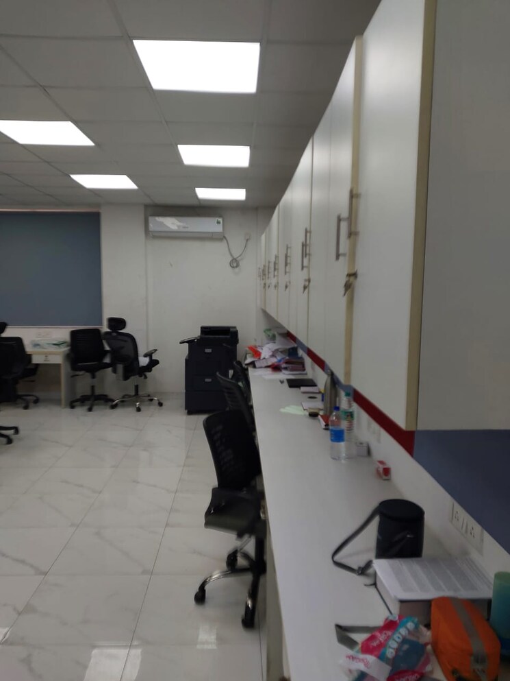 Team Area, camac street Commercial Office Space 1000 Sq.Ft. In Camac Street Kolkata 9174569