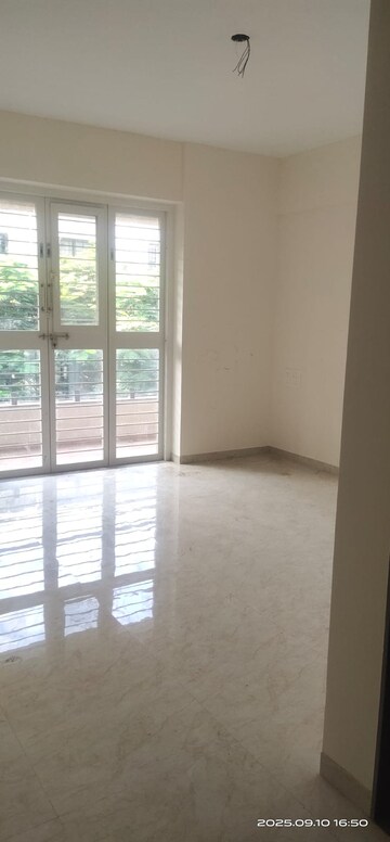 Room in 3 BHK Apartment at Trisha Surekha, Kothrud – for Rent