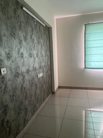 Room in 3 BHK Apartment at Prestige Royale Gardens, Gantiganahalli – for Rent