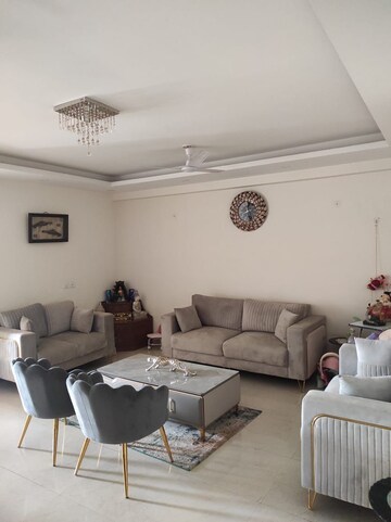 Team Area in 3 BHK Builder Floor at Bestech Center Point, Sushant Lok I – for Rent