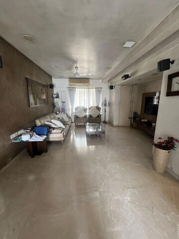 Parking in 3 BHK Apartment at Raheja Center, Nariman Point – for Rent