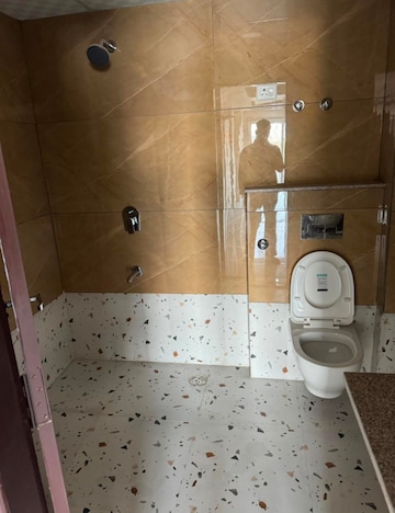 Bathroom in 3 BHK Apartment at Mansarovar Extension – for Rent