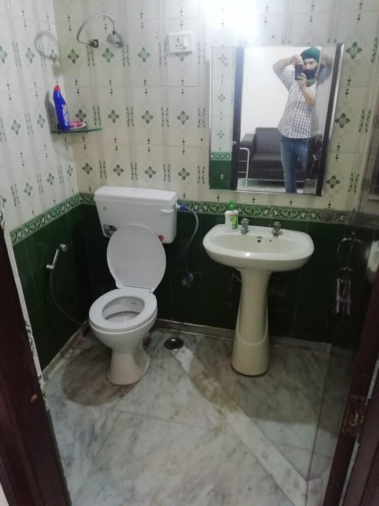 Attached Bathroom, ashoka enclave 2 Bedroom 200 Sq.Ft. Builder Floor In Ashoka Enclave Faridabad 9174785