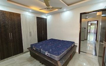 2 BHK Builder Floor For Rent in Vile Parle West
