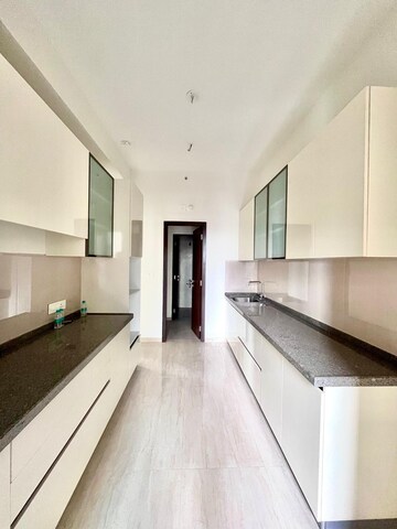 Building Lobby in 3 BHK Apartment at Piramal Mahalaxmi, Mahalaxmi – for Rent
