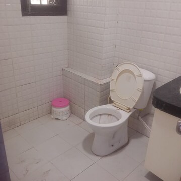 Bathroom in 3 BHK Apartment at Umang Summer Palms, Sector 86 – for Rent