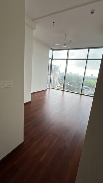 Room in 3 BHK Apartment at Piramal Mahalaxmi, Mahalaxmi – for Rent
