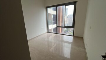 Room in 3 BHK Apartment at Piramal Mahalaxmi, Mahalaxmi – for Rent