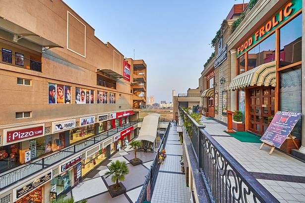 Retail Shop For Sale in Sapphire Eighty Three