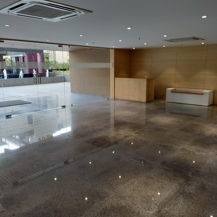  Parking, shilp-epitome Commercial Office Space 822 Sq.Ft. In Bodakdev Ahmedabad 9174868