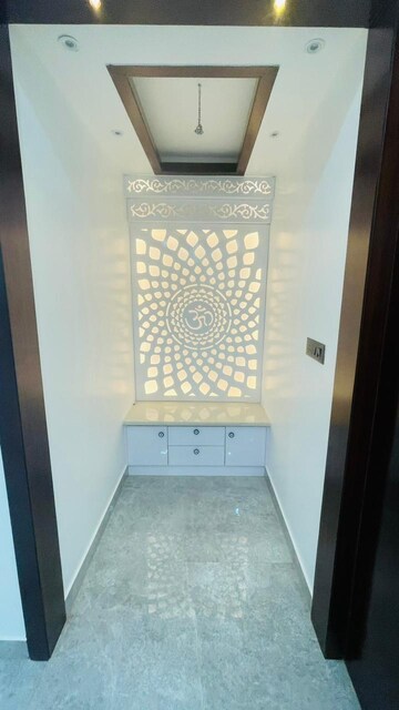Bathroom in 3 BHK Builder Floor at Parklands, Sector 85 – for Rent