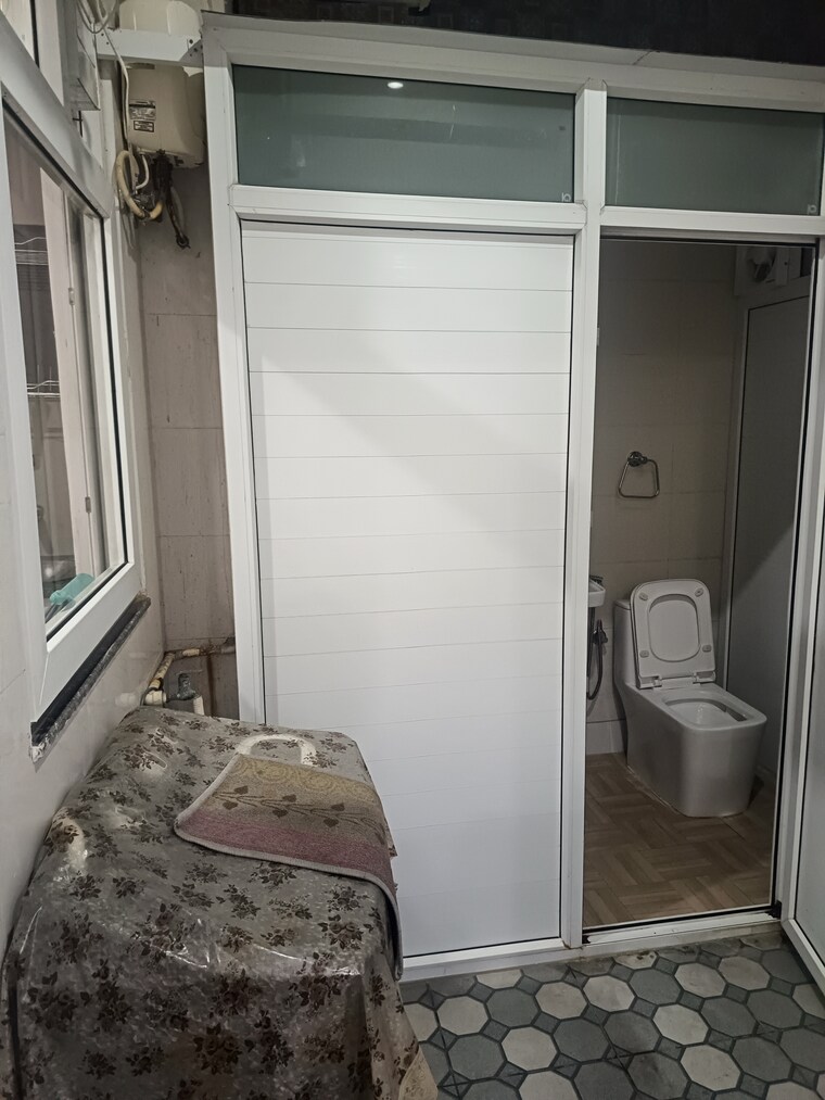 Bathroom, sector 39 1 RK 170 Sq.Mt. Independent House In Sector 39 Noida 9175044