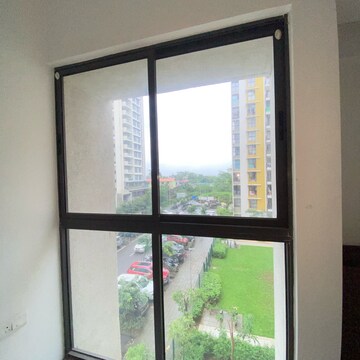 Room in 2 BHK Apartment at Lodha Palava City Lakeshore Greens, Hedutane – for Rent