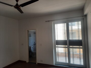 Room in 4 BHK Builder Floor at BPTP Parkland Pride, Sector 77 – for Rent