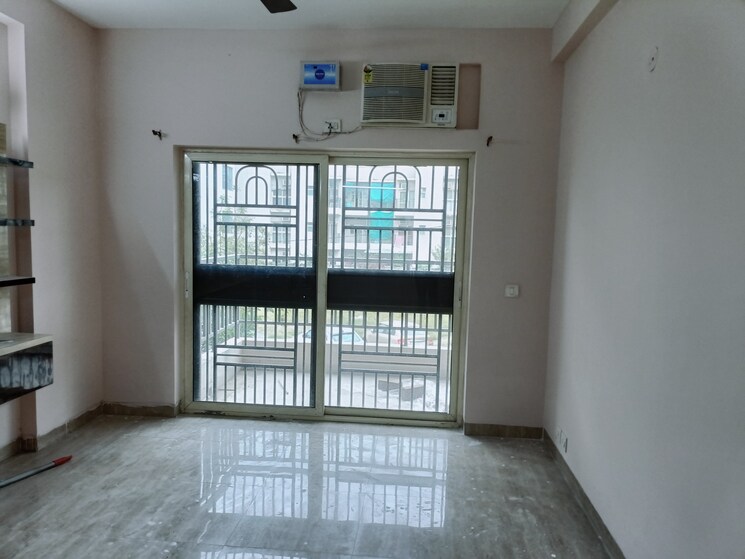 Room, parklands 3 Bedroom 250 Sq.Yd. Builder Floor In Sector 85 Faridabad 9175103