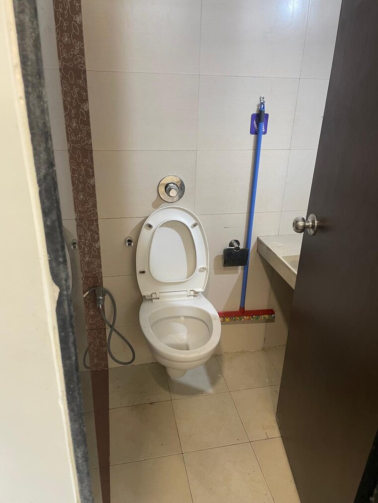 Bathroom, pride-residency-anand-nagar 1 Bedroom 415 Sq.Ft. Apartment In Anand Nagar Thane 9175102