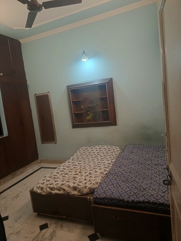 Bedroom, sector 19 3 Bedroom 155 Sq.Mt. Independent House In Sector 19 Noida 9175100