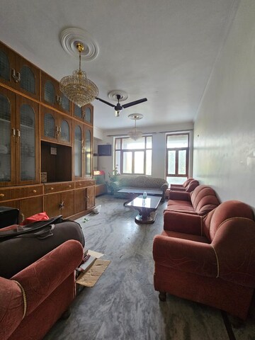 Living Room in 3 BHK Apartment at Sector 6 Dwarka – for Rent