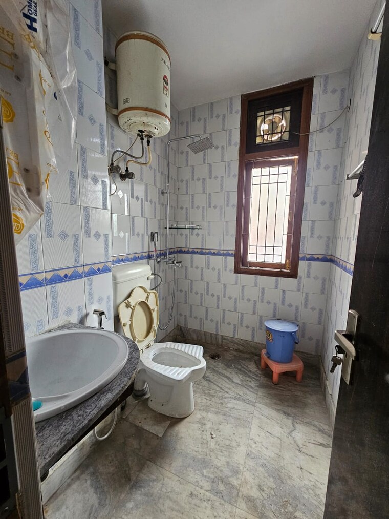 Bathroom, sector 6 dwarka 3 Bedroom 1800 Sq.Ft. Apartment In Sector 6 Dwarka Delhi 9175147