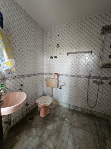 Bathroom in 3 BHK Apartment at Sector 6 Dwarka – for Rent