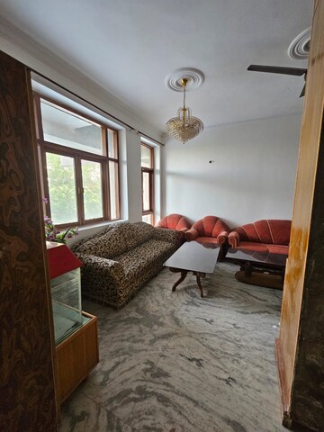 Living Room in 3 BHK Apartment at Sector 6 Dwarka – for Rent