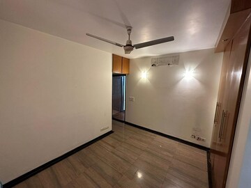 Room in 2 BHK Builder Floor at Friends Colony – for Rent