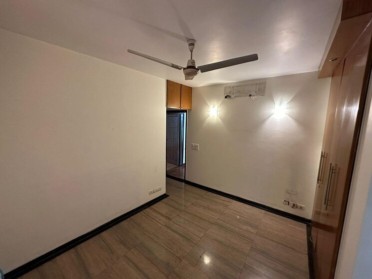 Room, friends colony 2 Bedroom 1200 Sq.Ft. Builder Floor In Friends Colony Delhi 9175150