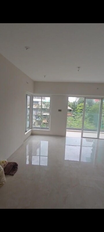 Room in 3 BHK Apartment at Sugee Saraswati Niwas, Dadar West – for Rent