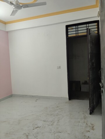 Room in 2 BHK Builder Floor at Pine Residency, Sector 73 – for Sale