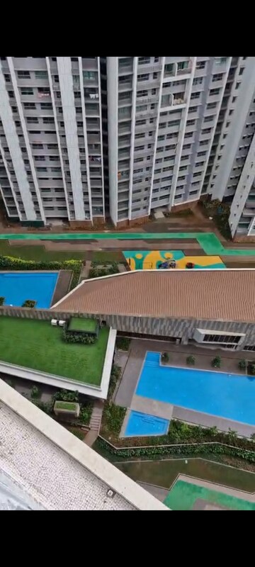 Swimming Pool in 3 BHK Apartment at Kalpataru Immensa, Kolshet Road – for Rent