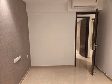 Room in 2 BHK Apartment at Hiranandani Highland, Powai – for Rent
