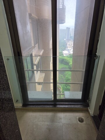 Furnished Amenities in 2 BHK Apartment at Kanakia Silicon Valley, Powai – for Rent