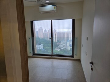 Room in 2 BHK Apartment at Kanakia Silicon Valley, Powai – for Rent