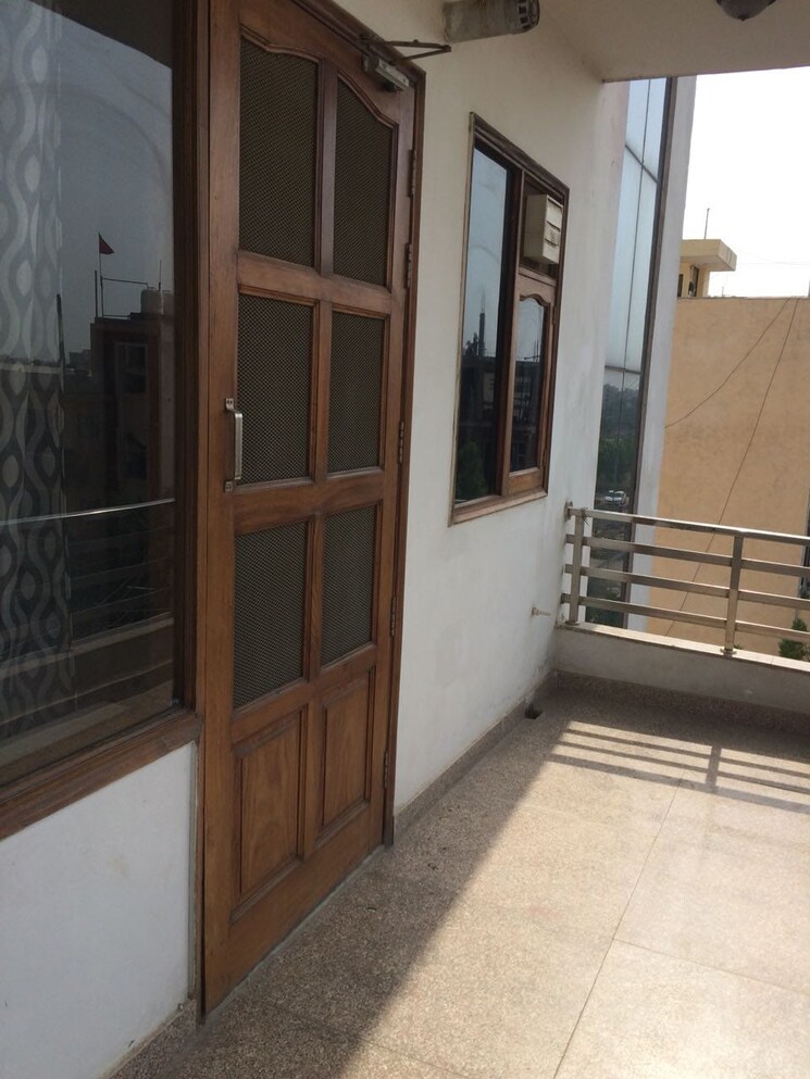 Balcony, ss-mayfield-gardens 2 Bedroom 1250 Sq.Ft. Builder Floor In Sector 51 Gurgaon 9175224