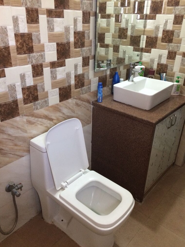 Team Area, ss-mayfield-gardens 2 Bedroom 1250 Sq.Ft. Builder Floor In Sector 51 Gurgaon 9175224