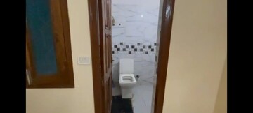 Bathroom in 2.5 BHK Builder Floor at RWA Apartments Sector 20, Sector 20 – for Rent