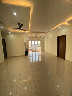 2 BHK Apartment For Sale in Paramount Pilatus